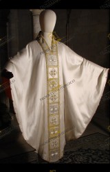 GOTHIC WHITE CHASUBLE 3028B11