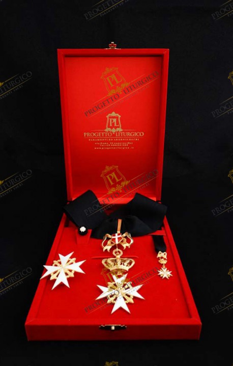 INSIGNIA FOR KNIGHT OF MAGISTRAL GRACE IN OBEDIENCE ORDER OF MALTA