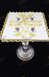 PALLA COPRICALICE RICAMATA A MANO