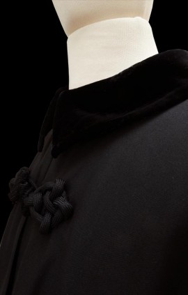 HOLY SEPULCHRE OF JERUSALEM LADY&#039;S CAPE