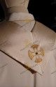 STOLA SACERDOTALE BIANCA: IL RICAMO AL COLLO