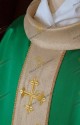 CASULA VERDE CON CROCE RICAMATA